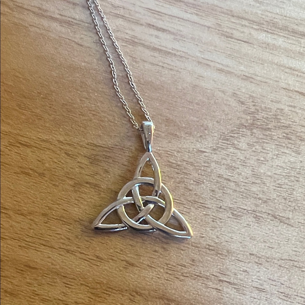 Elegant Silver Celtic Knot Necklace